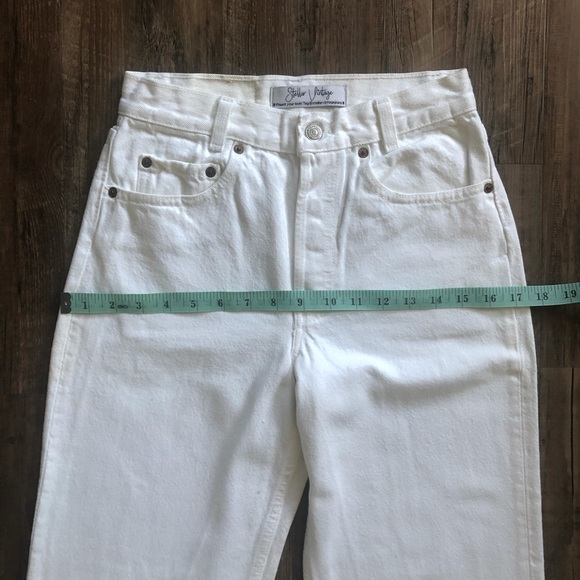 SOLD🌻MERC White 701 Vintage Levi’s - Picture 2 of 10